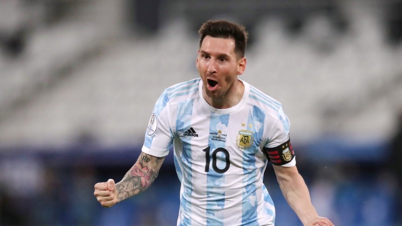 Messi aterrizó en Argentina y se prepara para el debut de las Eliminatorias