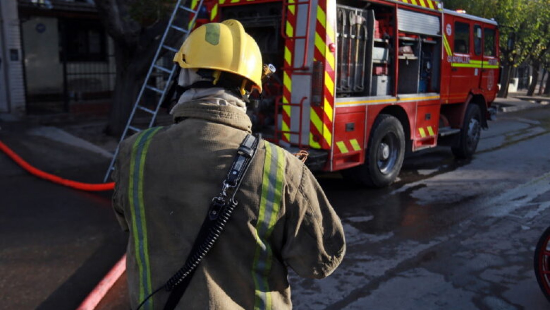 Se incendió una casa en Las Heras y un joven fue rescatado inconsciente