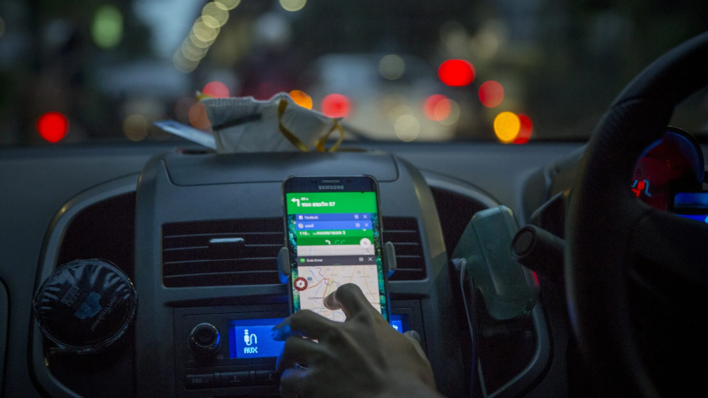 Amenazaron y le robaron el auto a un chofer de Uber en Godoy Cruz