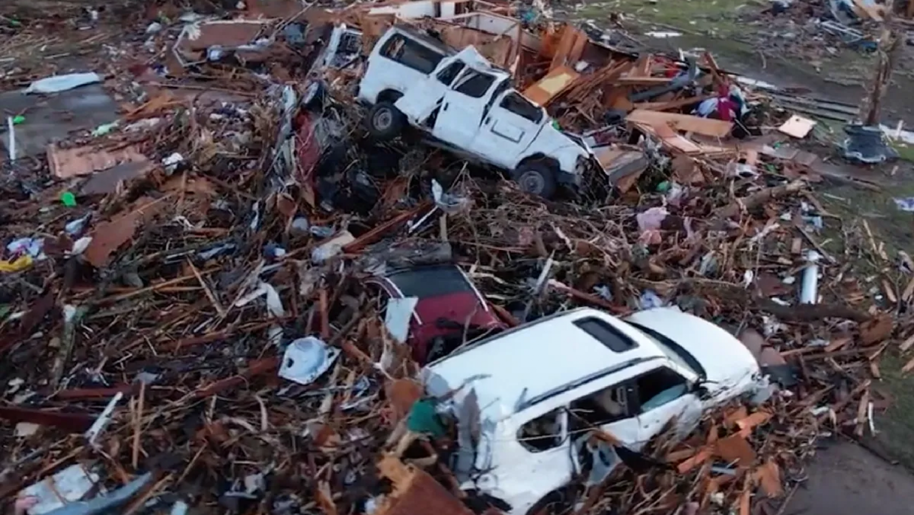 Fotos y videos: así fue la nueva y fuerte catástrofe que dejó más de 20 muertos en Estados Unidos