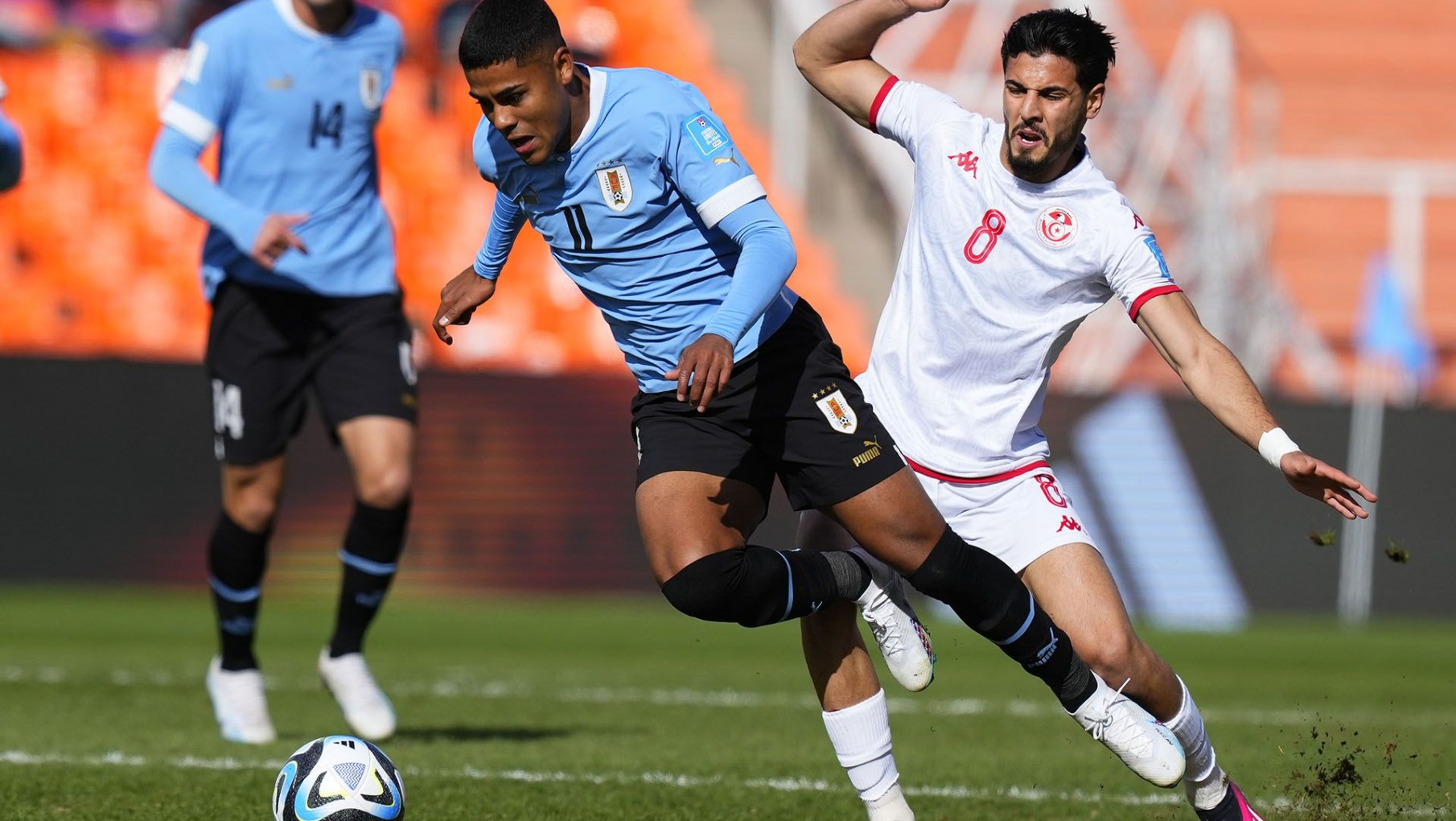 Con un penal en el último minuto, Uruguay le ganó a Túnez en Mendoza