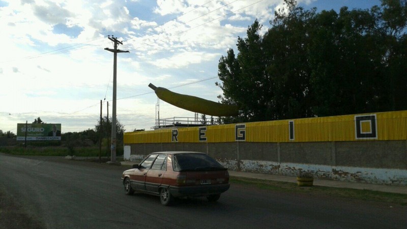 Conmoción en el Acceso Este: un hombre se tiró debajo de un camión