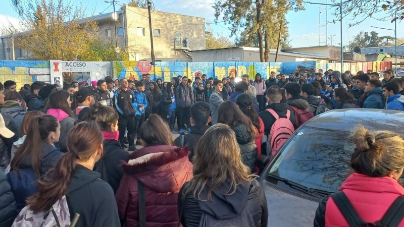 Luego de atrapar a un ladrón in fraganti, los alumnos del IEF tomaron una fuerte medida