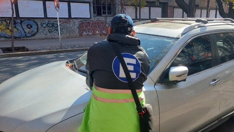 Aumenta el estacionamiento medido en la Ciudad: a cuánto se irá la media hora