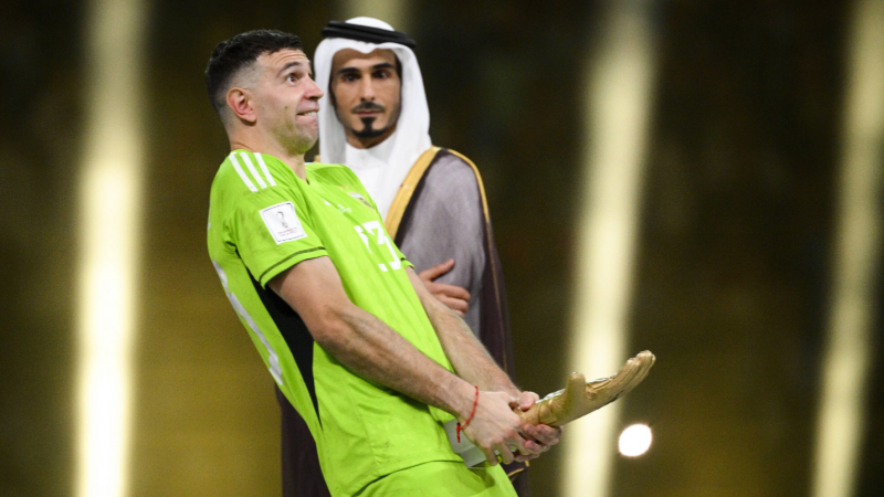 La burlesca respuesta del Dibu Martínez ante las polémicas nuevas reglas del fútbol