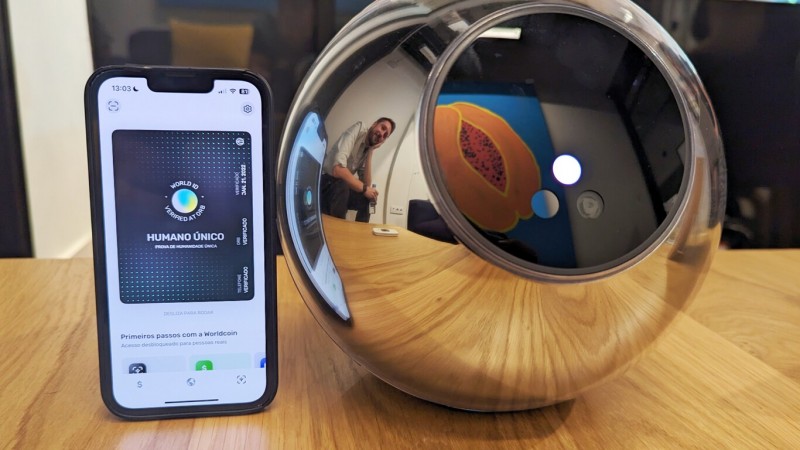 Denunciaron a la empresa que pagaba muchos dólares en Mendoza por un simple escaneo de retina