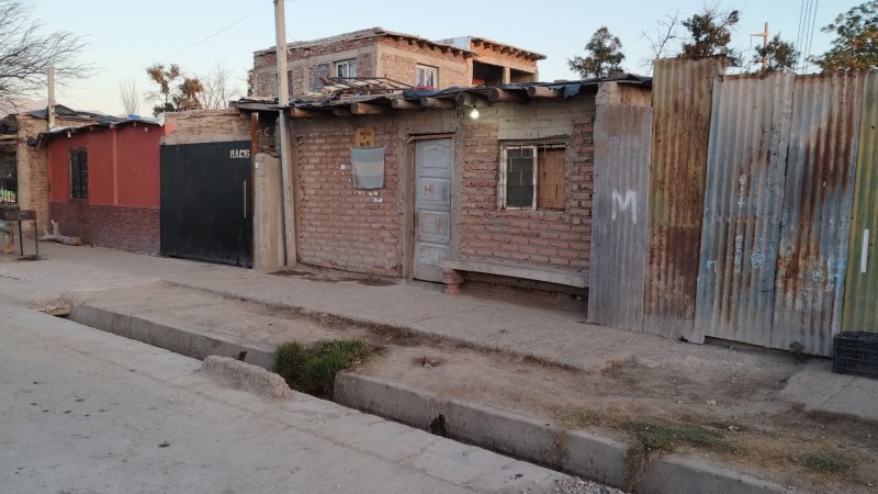 Quiso propasarse con una joven en Las Heras, un vecino le disparó y murió