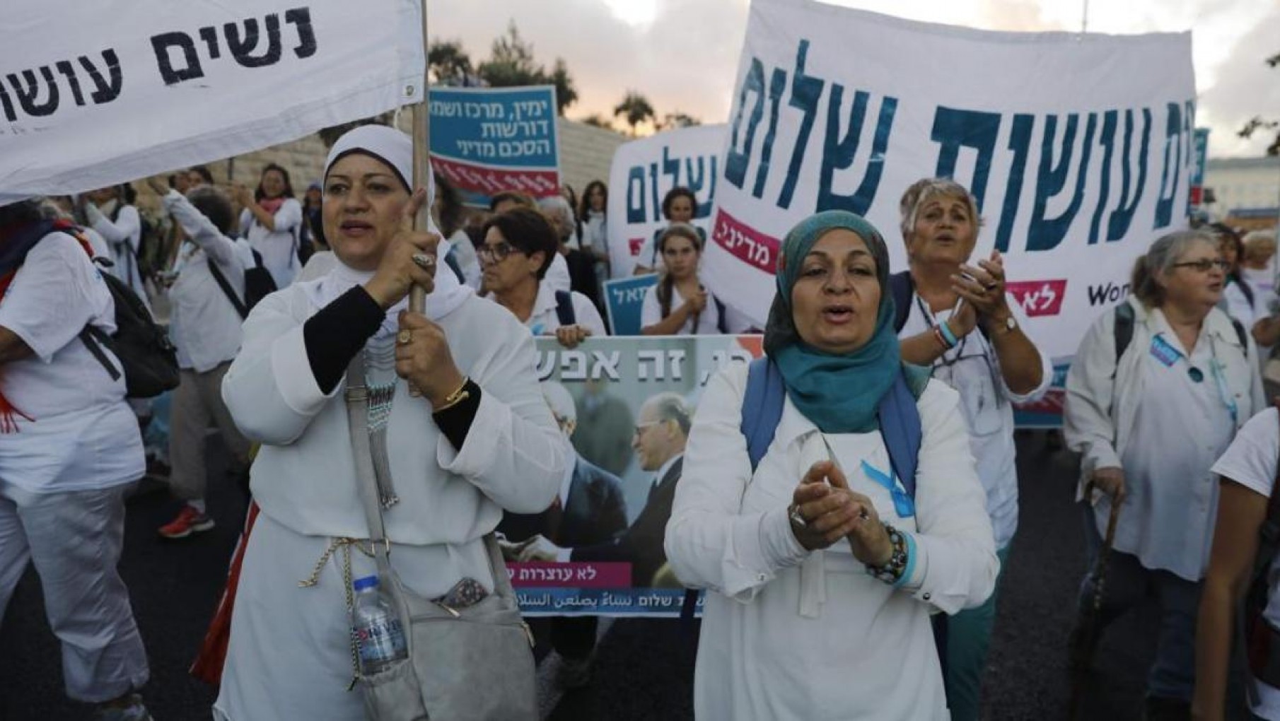 Imágenes sensibles: grupos terroristas secuestran mujeres israelíes para exhibirlas