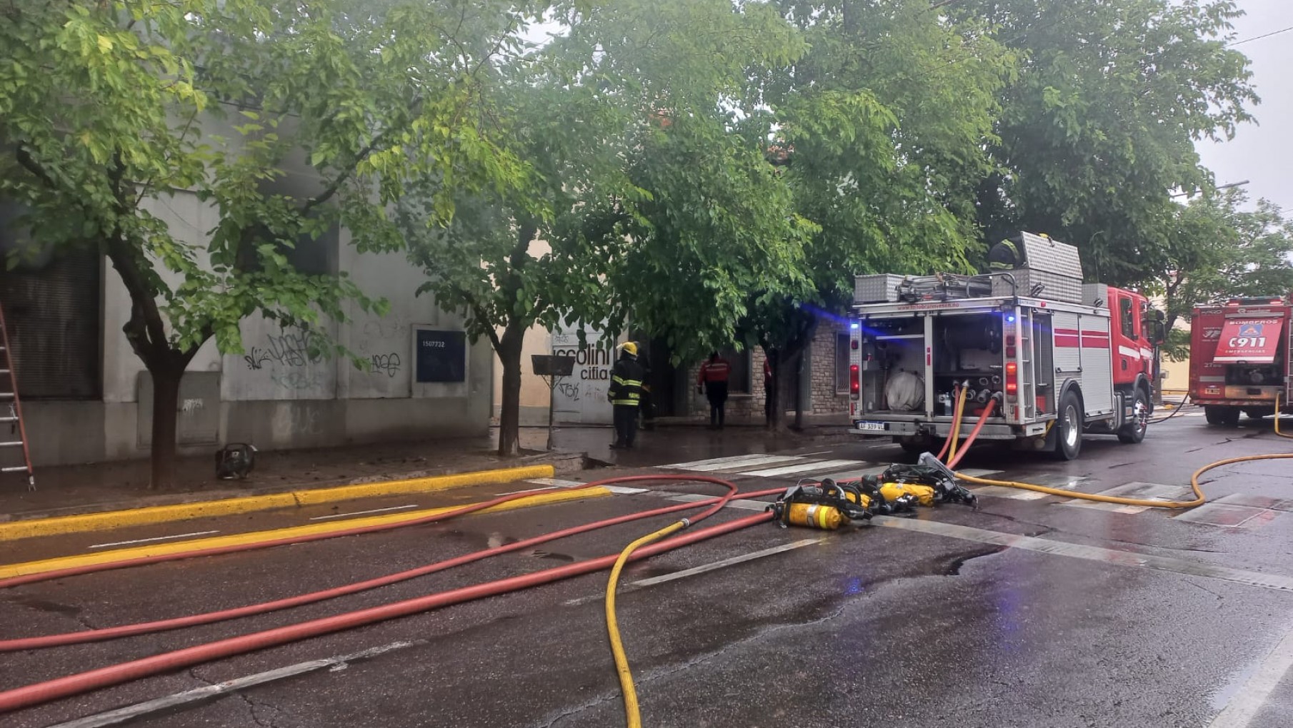 Se incendió una reconocida metalúrgica en Maipú y las perdidas son totales