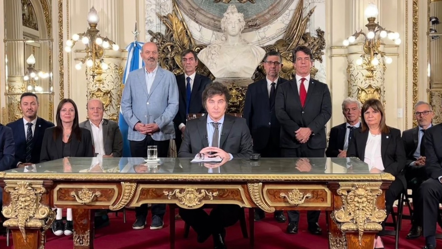 Quién es Federico Sturzenegger, el arquitecto del decretazo que lanzó Milei