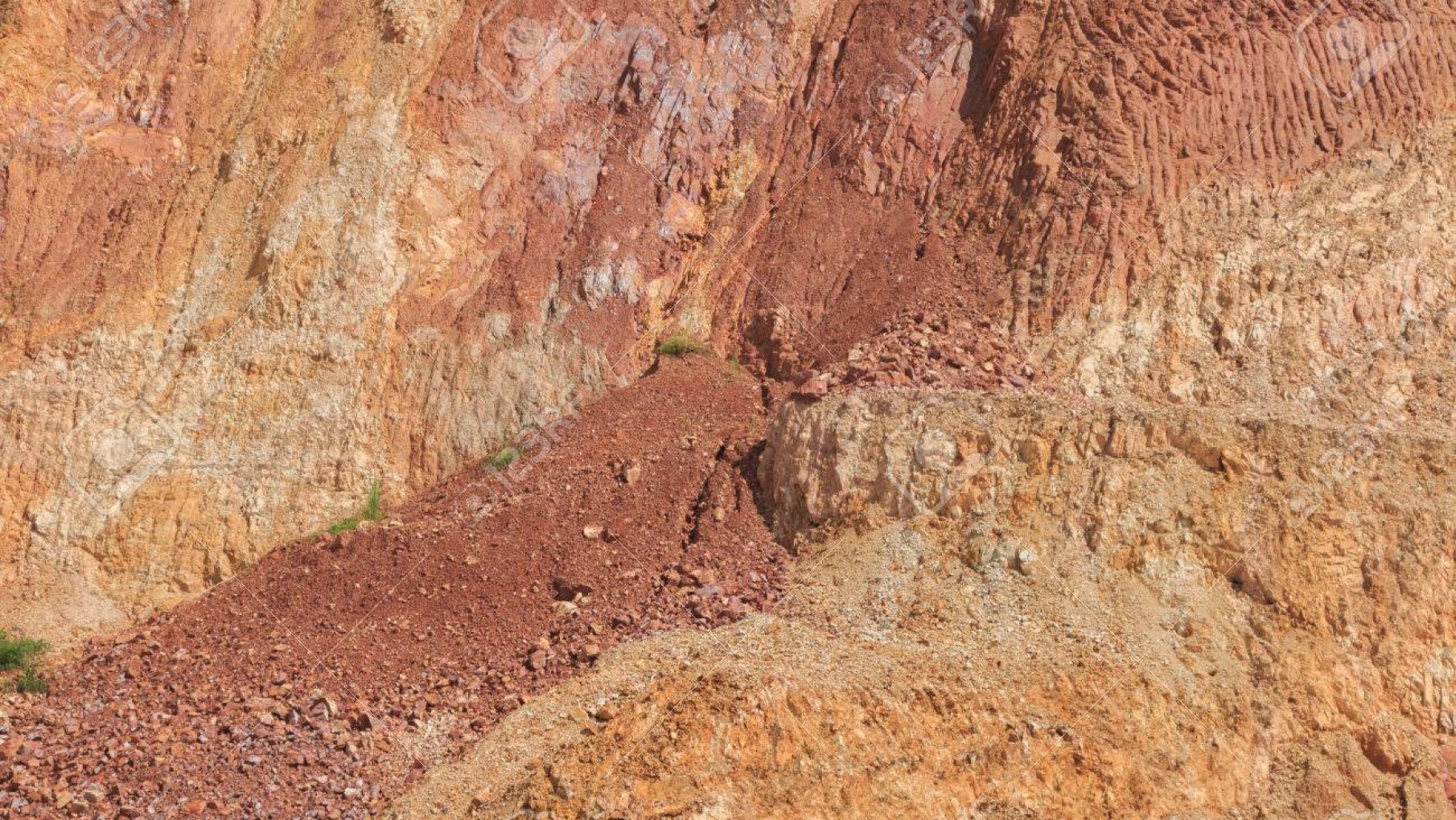 Terror en la Playa de Luján: se desprendió una ladera sobre el río