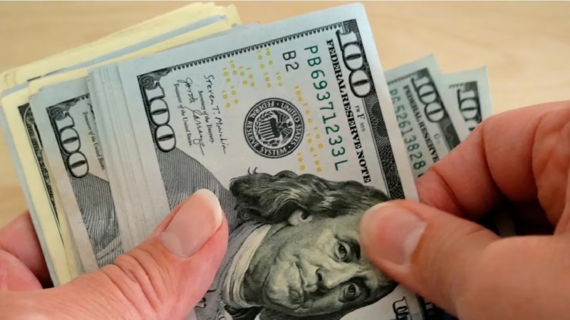 Fuerte aumento del dólar blue tras conocerse la inflación de febrero