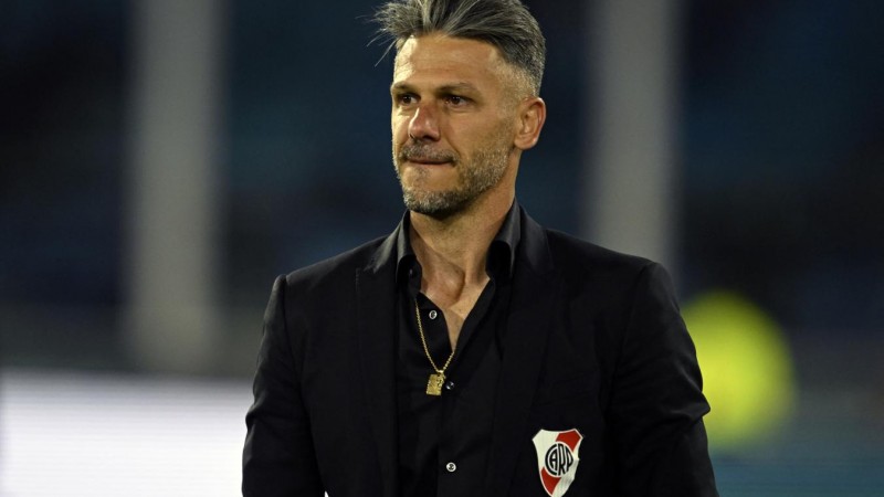 River: Demichelis confirmó los convocados para visitar a Libertad y hay indignación de los hinchas