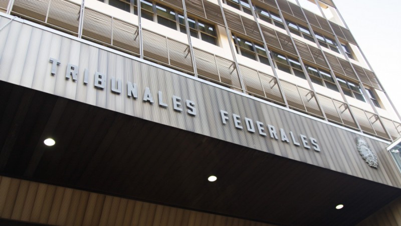 Condenaron a dos penitenciarios por cargos de abuso sexual y maltrato laboral