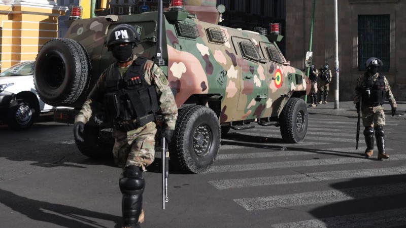 Golpe de estado en Bolivia: el presidente enfrentó al jefe del ejército y llamó a defender la democracia