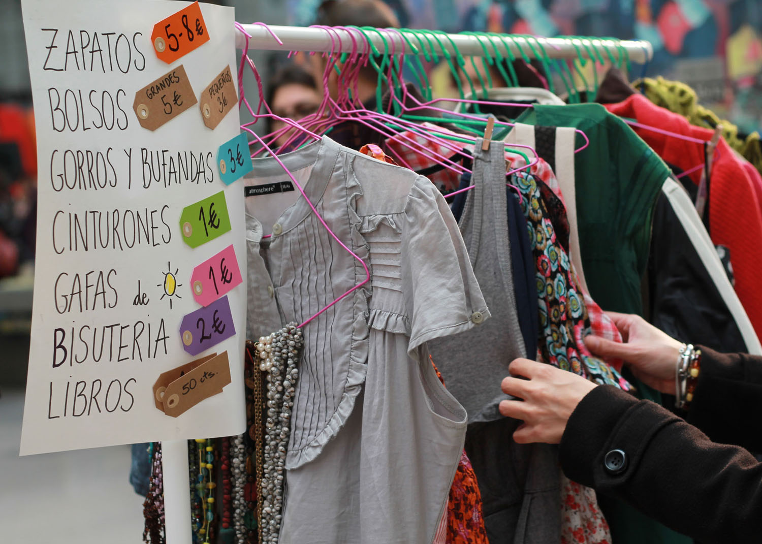Crecieron las ventas de ropa usada en todo el país - VOXPOPULI TU VOZ ES  NOTICIA