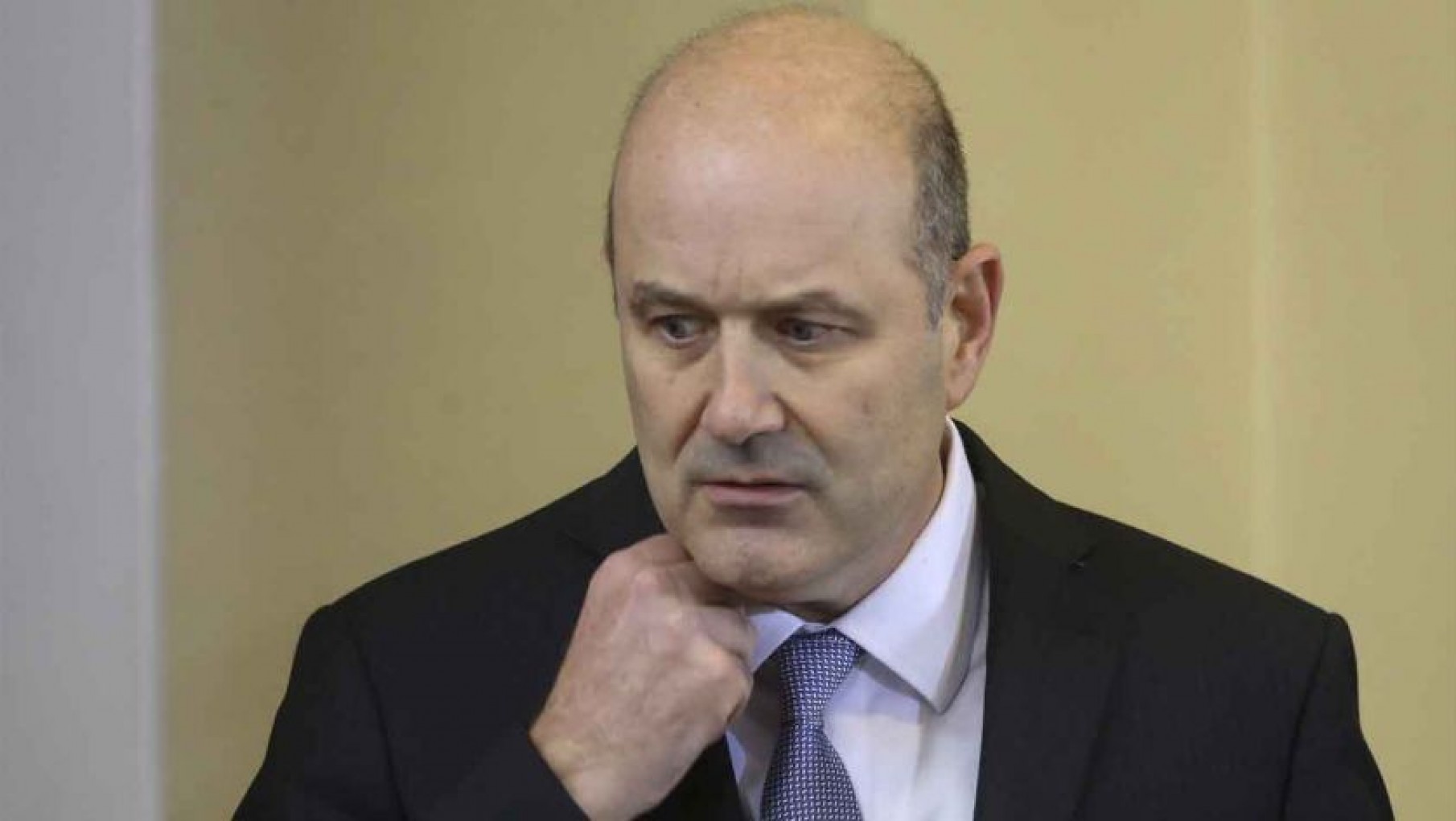 Sturzenegger iba a ir a defender la Ley Bases a la UBA pero dejó plantados a los estudiantes: qué pasó