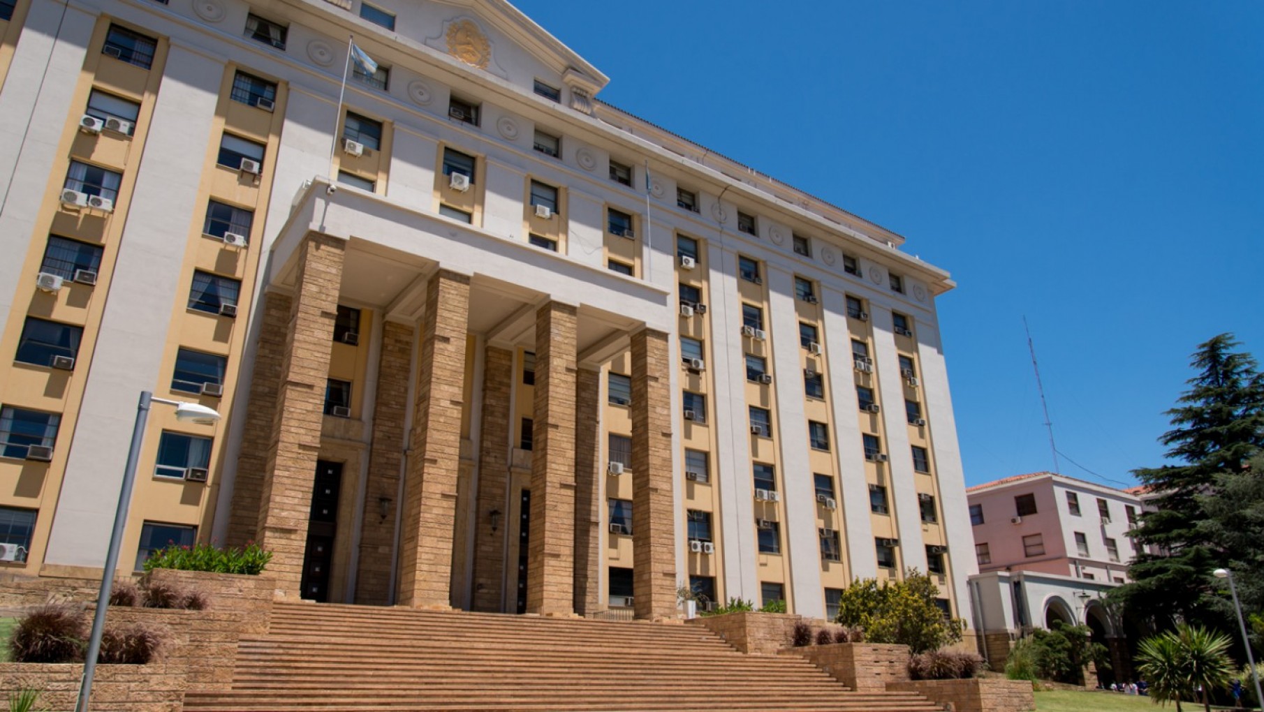 El gobierno confirmó cuándo estarán acreditados los sueldos de junio