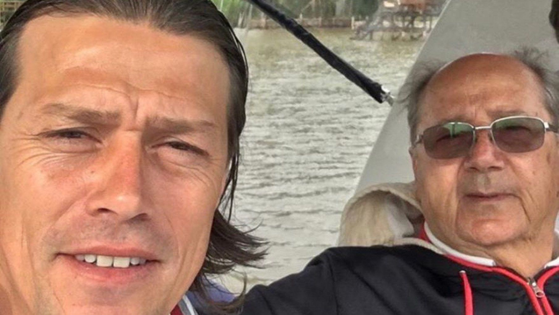 Por la muerte de su padre, Almeyda intentó comprar vacunas para todo su pueblo pero no le permitieron traerlas