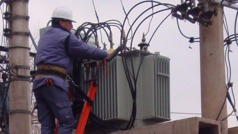 Varias zonas claves de Mendoza estarán sin luz este jueves: el detalle