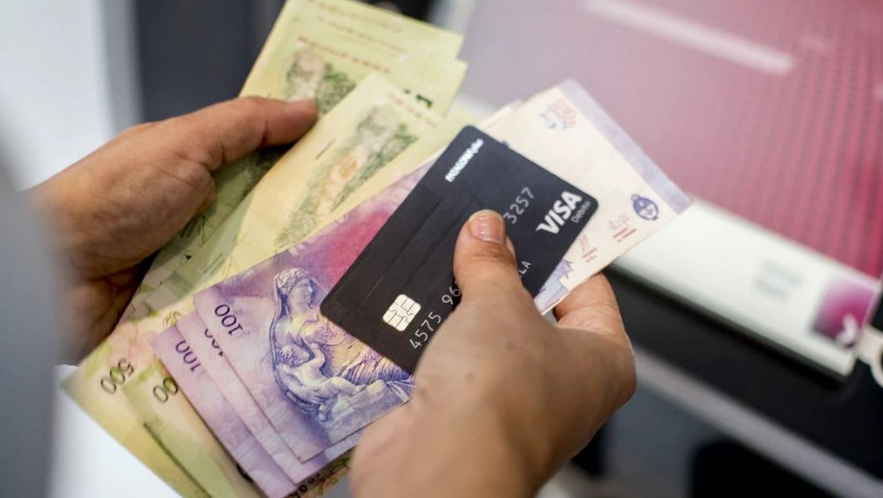 Bienvenido: adelantan el pago del aumento de la jubilación docente