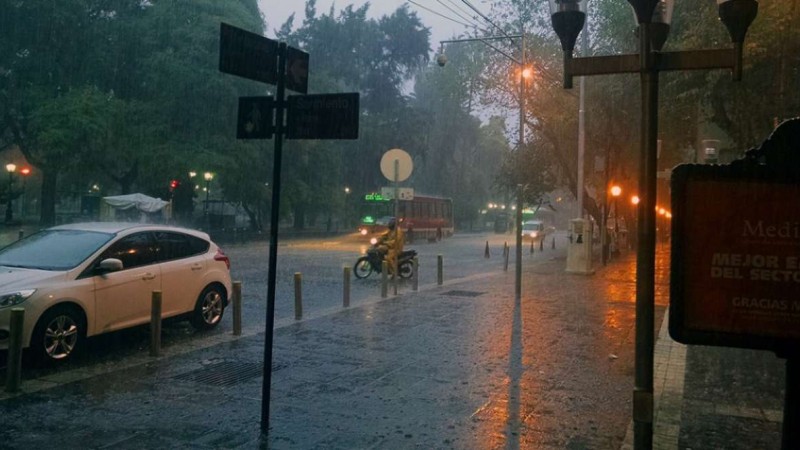 Se viene un martes sumamente caluroso y con tormentas en Mendoza