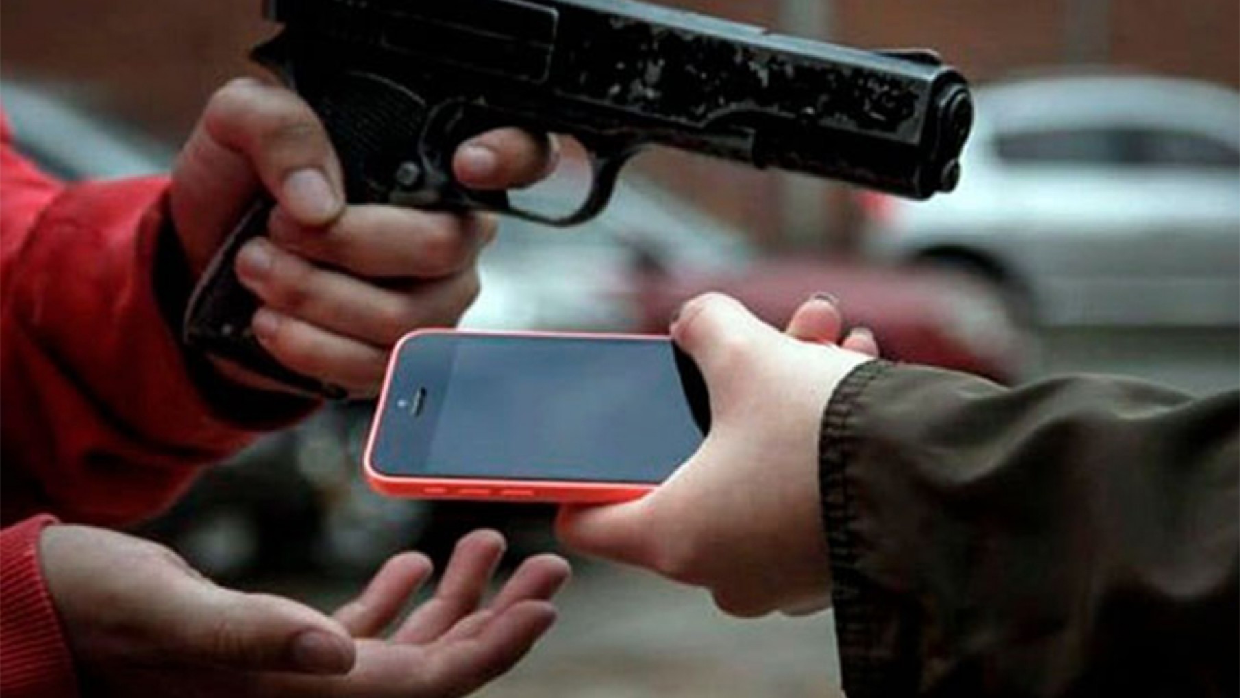 Violentos asaltos a dos hombres que estaban trabajando