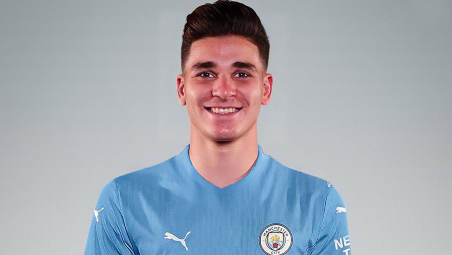 Confirmaron la venta de Julián Álvarez al Manchester City: se va de River y viaja a Inglaterra