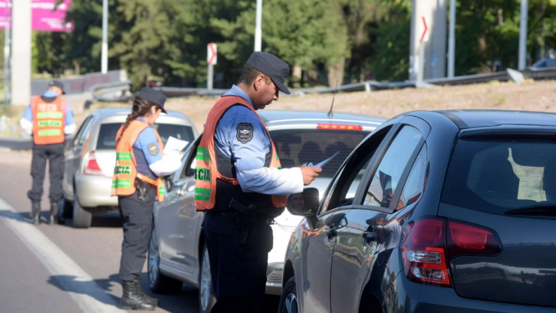 Operativos viales y multas: lo que debes saber para este finde largo